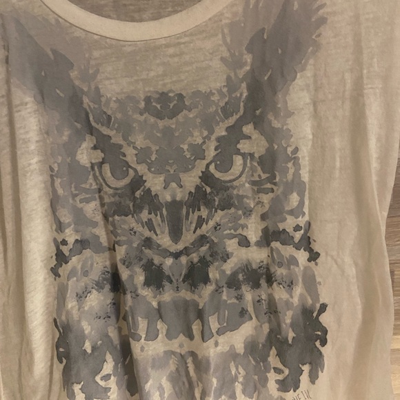 Sheer White O’Neil Tee with Graphic - Picture 2 of 4